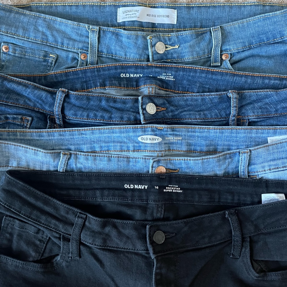 4 Pairs of Women’s Jeans